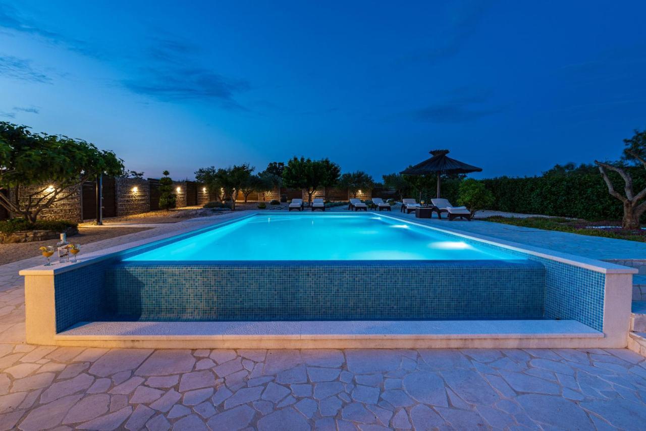 Villa Olive Garden Pristeg Esterno foto