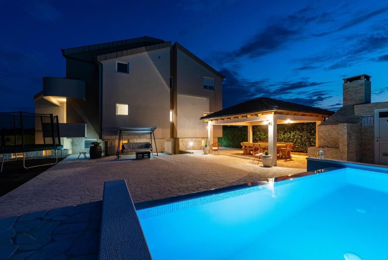 Villa Olive Garden Pristeg Esterno foto